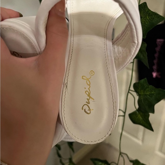 White Bratz Style Pumps - Picture 3 of 3